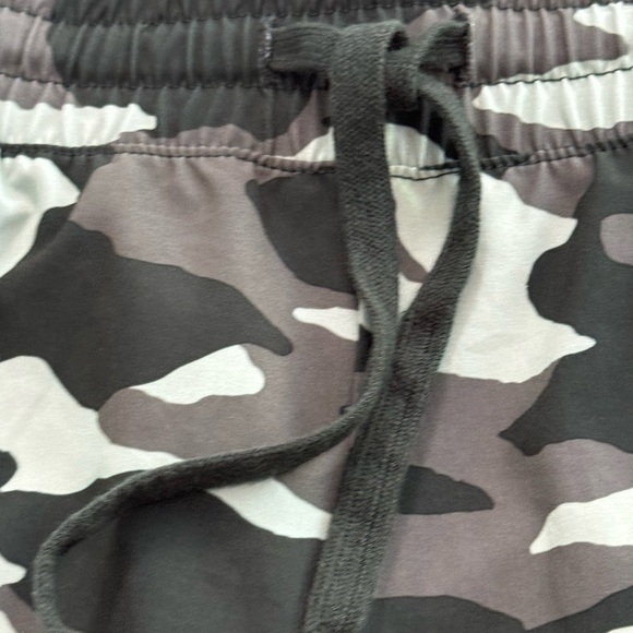 Cameo women’s shorts size medium - Picture 4 of 7